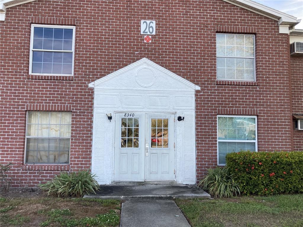 8340 12TH STREET N UNIT H ST PETERSBURG, FL 33702