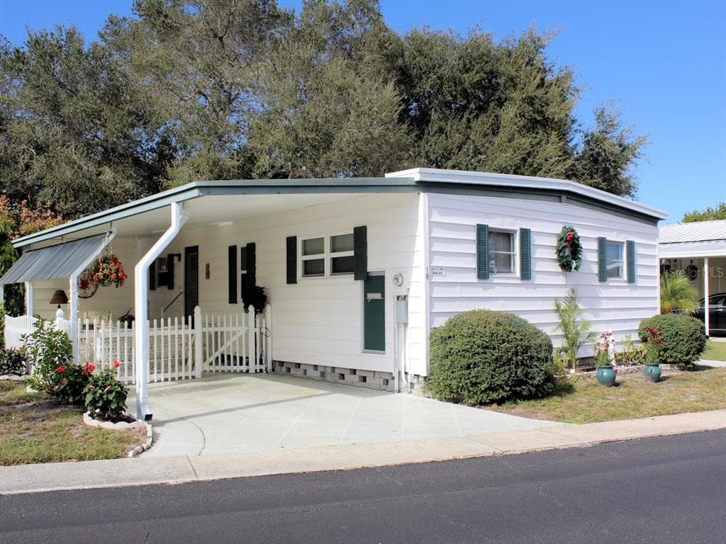 18 SABAL PALM DRIVE LARGO, FL 33770