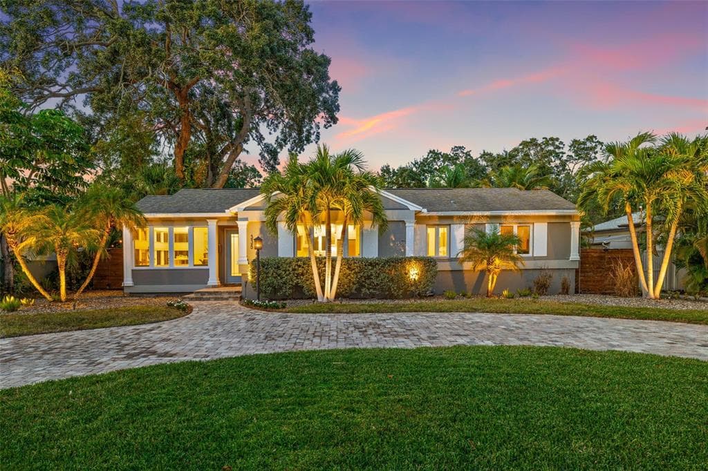 335 34TH AVENUE NE ST PETERSBURG, FL 33704