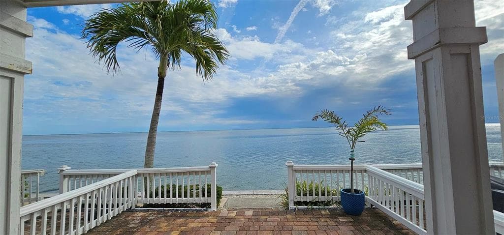 5130 COQUINA KEY DRIVE SE