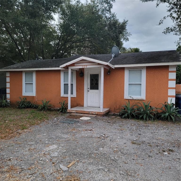 109 E BROAD STREET TAMPA, FL 33604