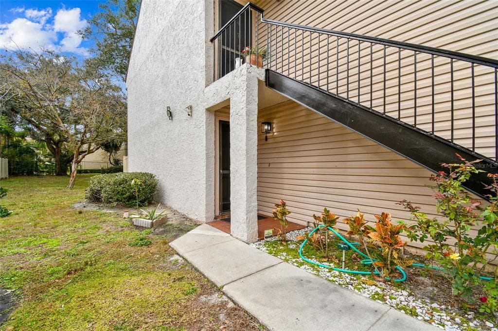 4769 PURITAN CIRCLE UNIT 401 TAMPA, FL 33617
