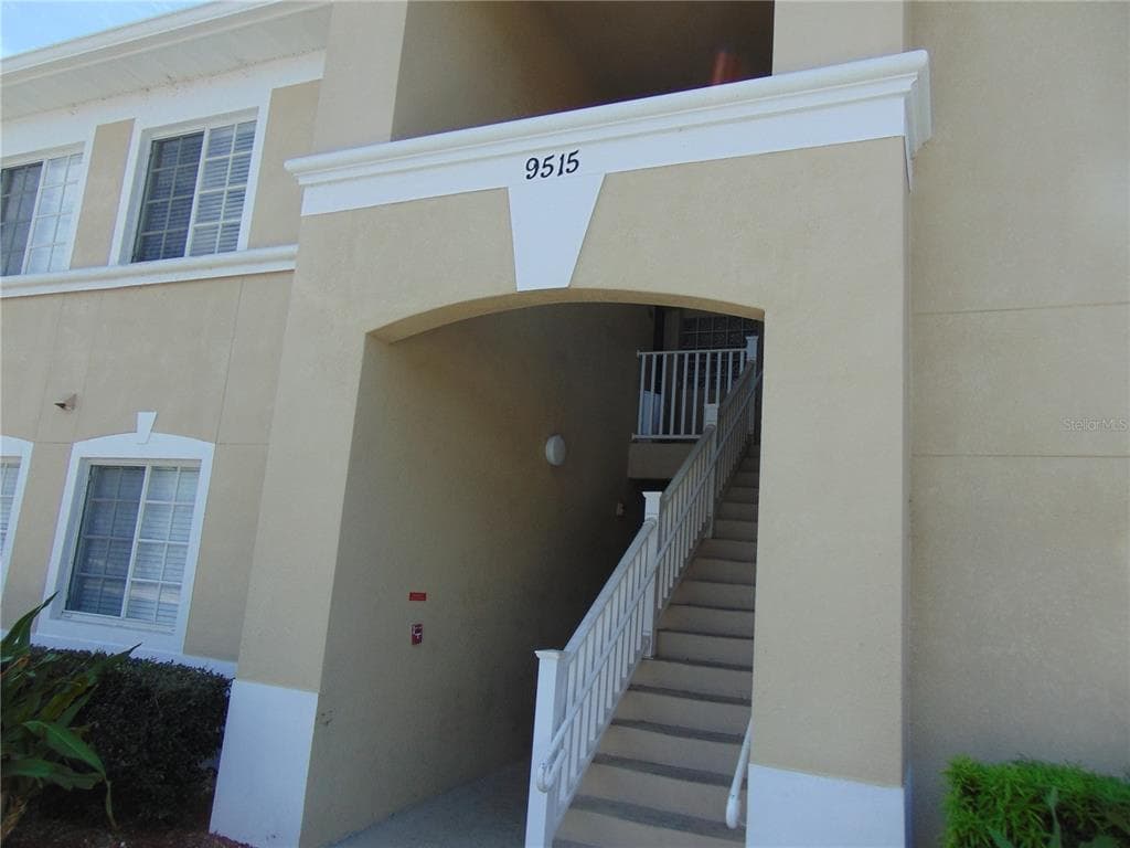 9515 GROVEDALE CIRCLE UNIT 102 RIVERVIEW, FL 33578