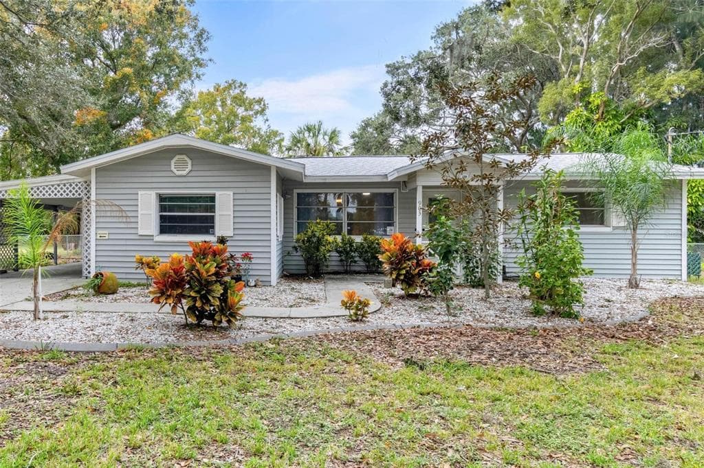 903 10TH AVENUE SW RUSKIN, FL 33570