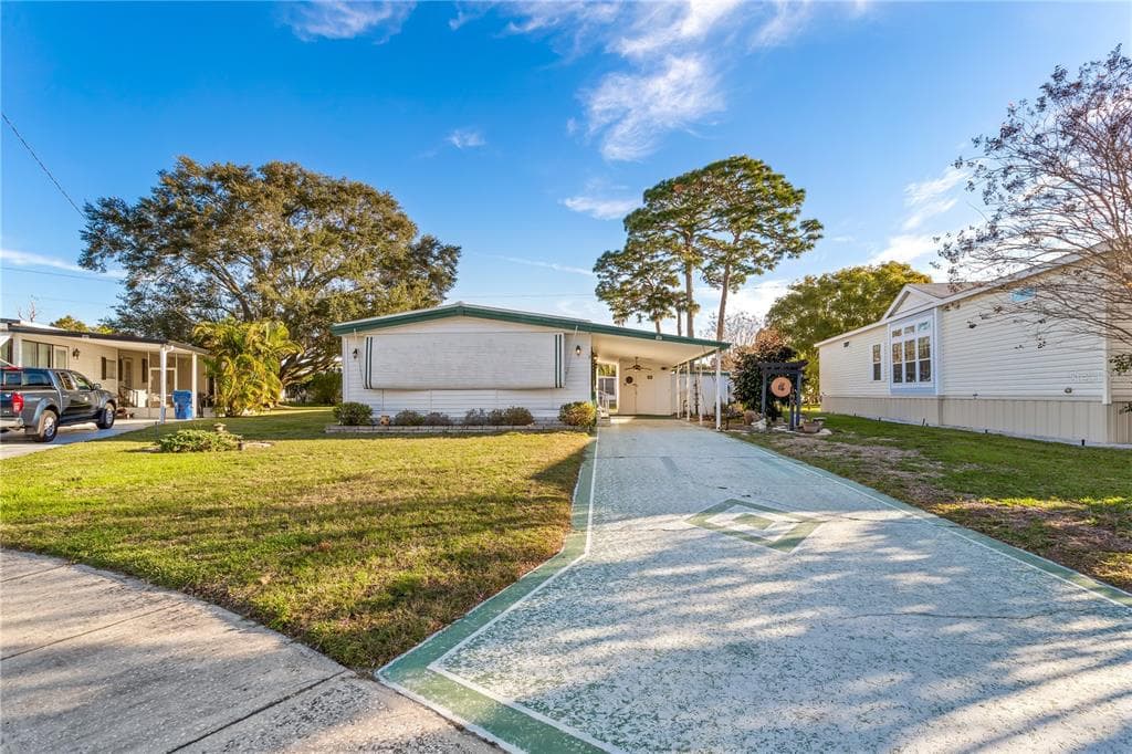 195 CONCORD LANE UNIT 30 PALM HARBOR, FL 34684