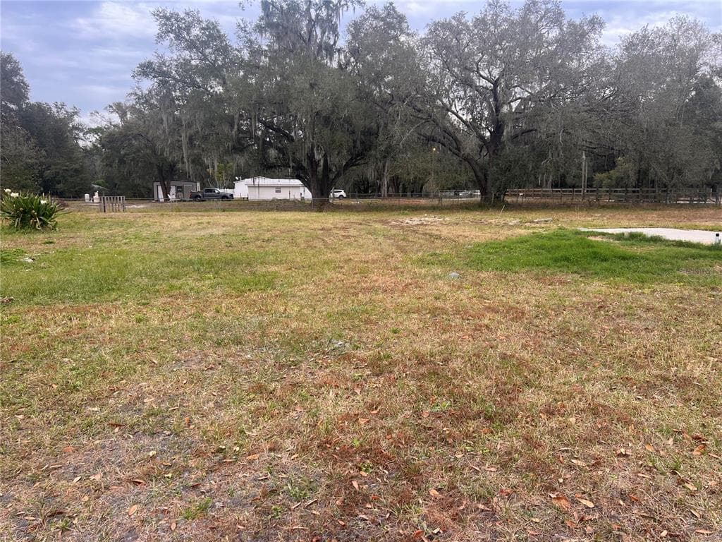 3002 BRUTON ROAD PLANT CITY, FL 33565