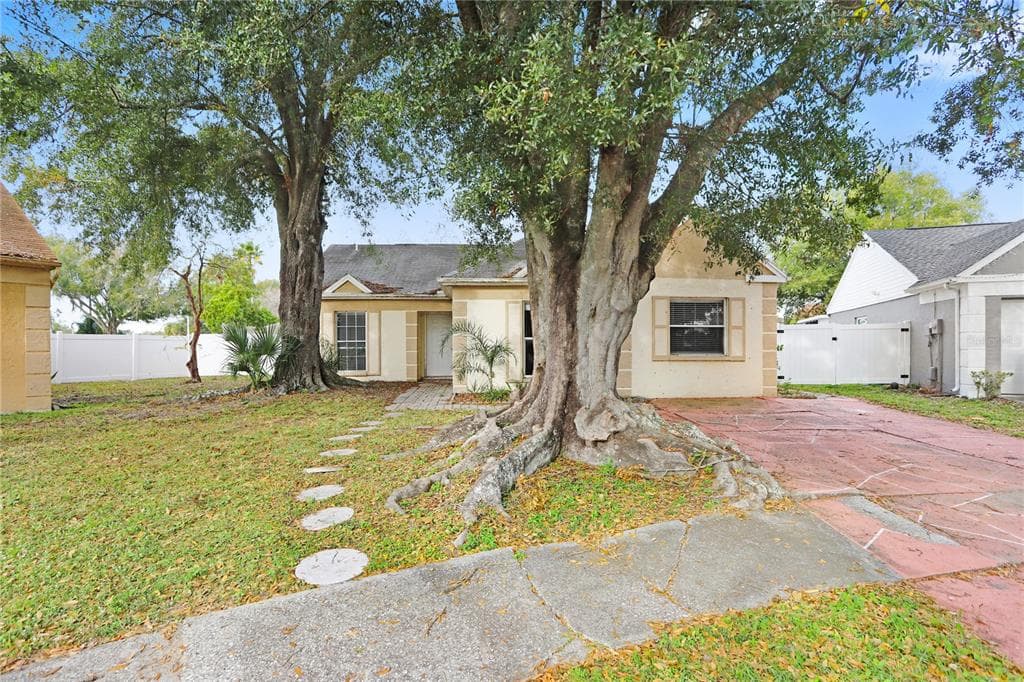 10610 WAXBERRY COURT TAMPA, FL 33624
