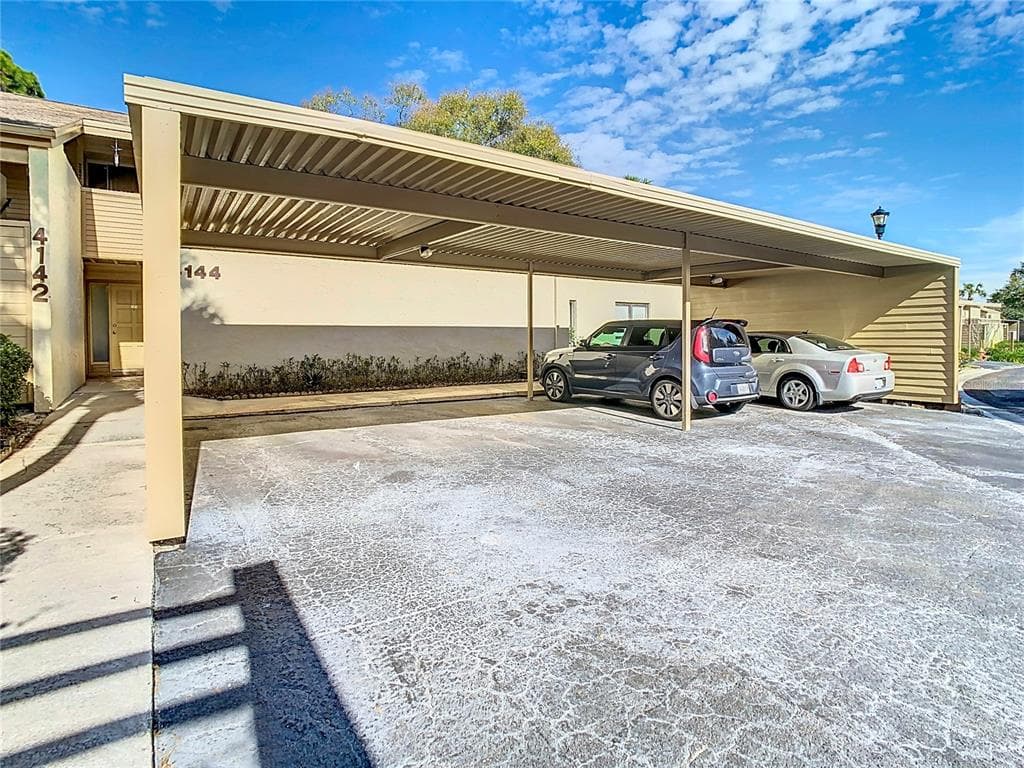 4144 PINELAKE LANE UNIT 102 TAMPA, FL 33618