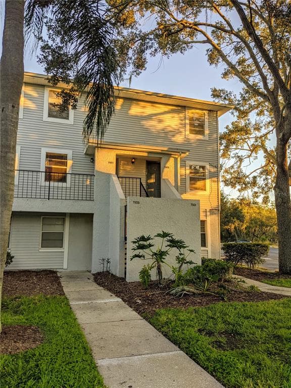 7105 E BANK DRIVE UNIT 7105 TAMPA, FL 33617