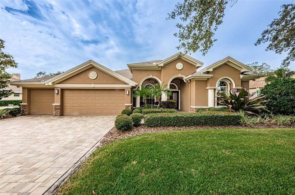 516 CREEKSIDE COURT SAFETY HARBOR, FL 34695