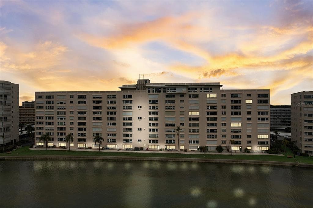 6020 SHORE BOULEVARD S UNIT 212 GULFPORT, FL 33707