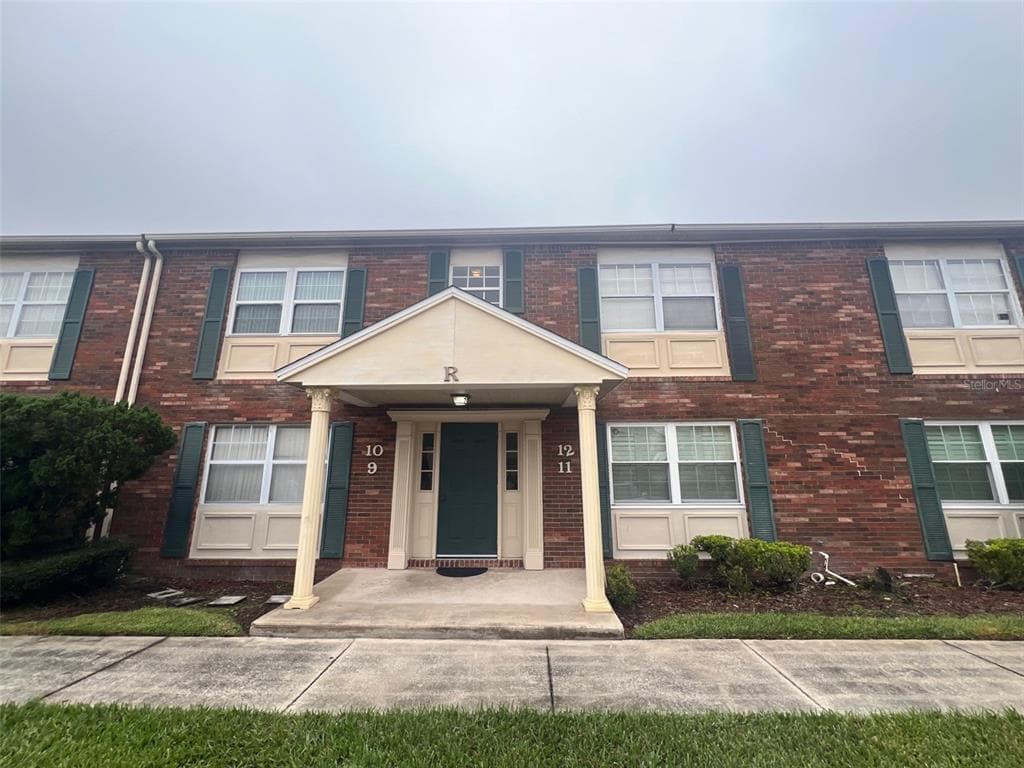 1920 E EDGEWOOD DRIVE UNIT R10 LAKELAND, FL 33803