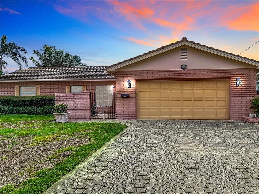 7912 4TH AVENUE S ST PETERSBURG, FL 33707