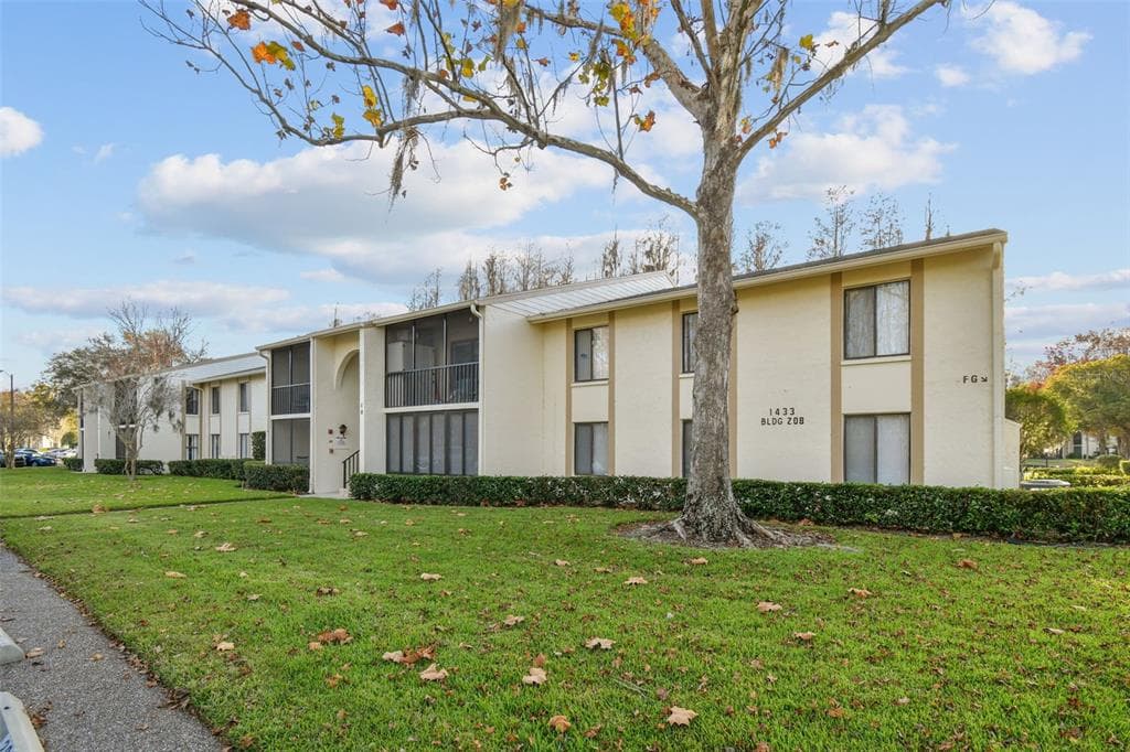 1433 PINE GLEN PLACE UNIT D1 TARPON SPRINGS, FL 34688