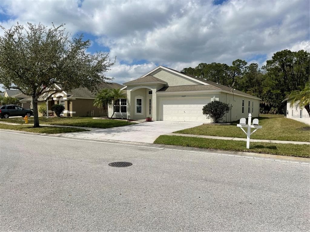 25229 LEXINGTON OAKS BLVD WESLEY CHAPEL, FL 33544