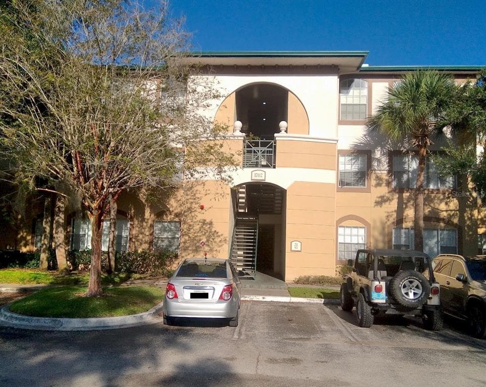 17112 CARRINGTON PARK DRIVE UNIT 915 TAMPA, FL 33647