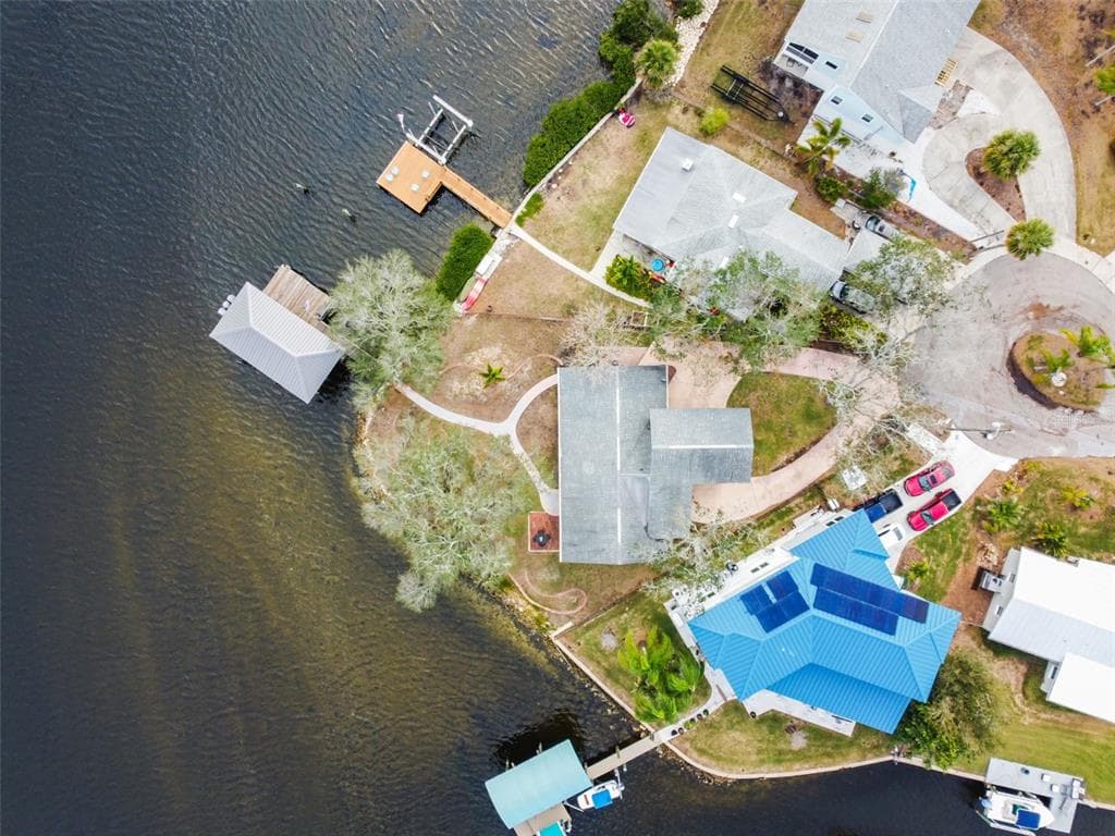 424 DORIC COURT TARPON SPRINGS, FL 34689