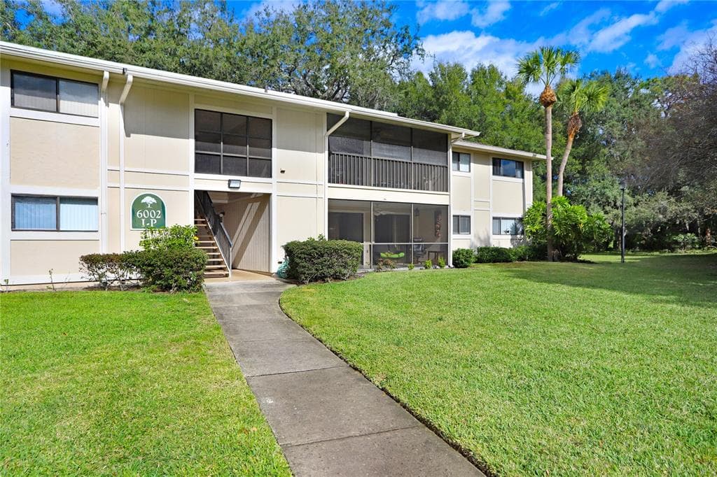 6002 LAKETREE LANE UNIT M TEMPLE TERRACE, FL 33617