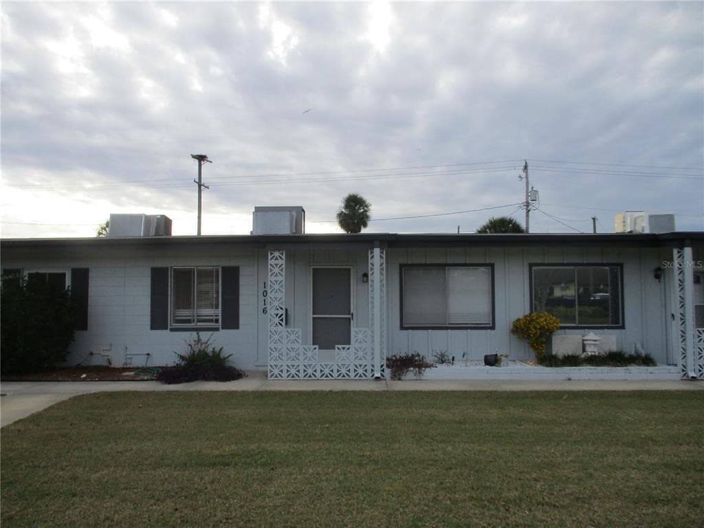 1016 N PEBBLE BEACH BOULEVARD SUN CITY CENTER, FL 33573