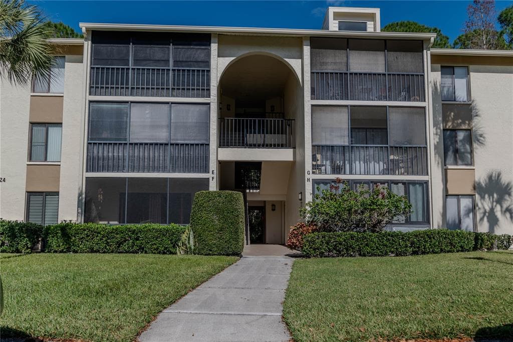 3101 LAKE PINE WAY UNIT F1 TARPON SPRINGS, FL 34688