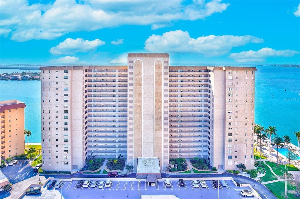5200 BRITTANY DRIVE S UNIT 1301 ST PETERSBURG, FL 33715