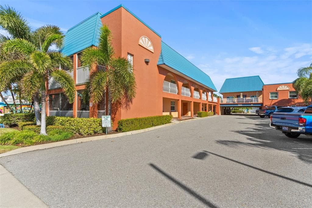 17035 GULF BOULEVARD UNIT 103 NORTH REDINGTON BEACH, FL 33708