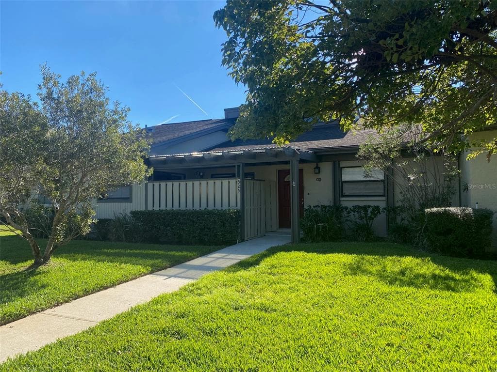 525 HICKORYNUT AVENUE OLDSMAR, FL 34677