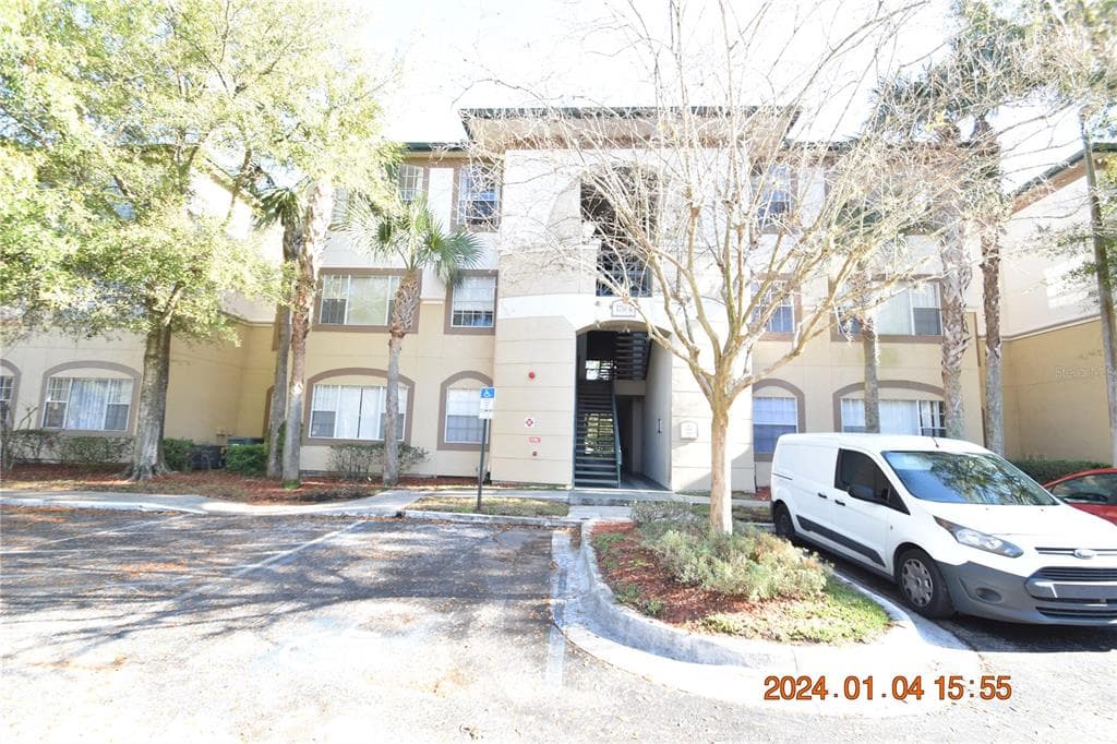17104 CARRINGTON PARK DRIVE UNIT 518 TAMPA, FL 33647