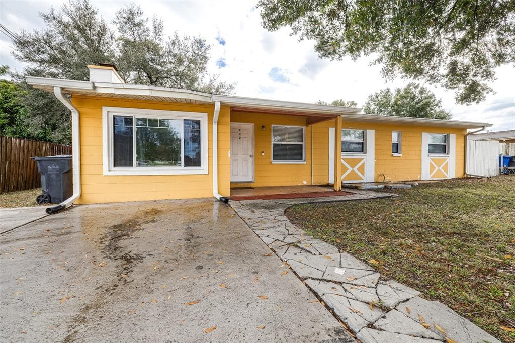 712 FLAME TREE ROAD TAMPA, FL 33619