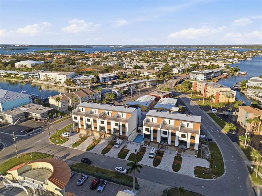 11605 1ST STREET E UNIT B1 TREASURE ISLAND, FL 33706