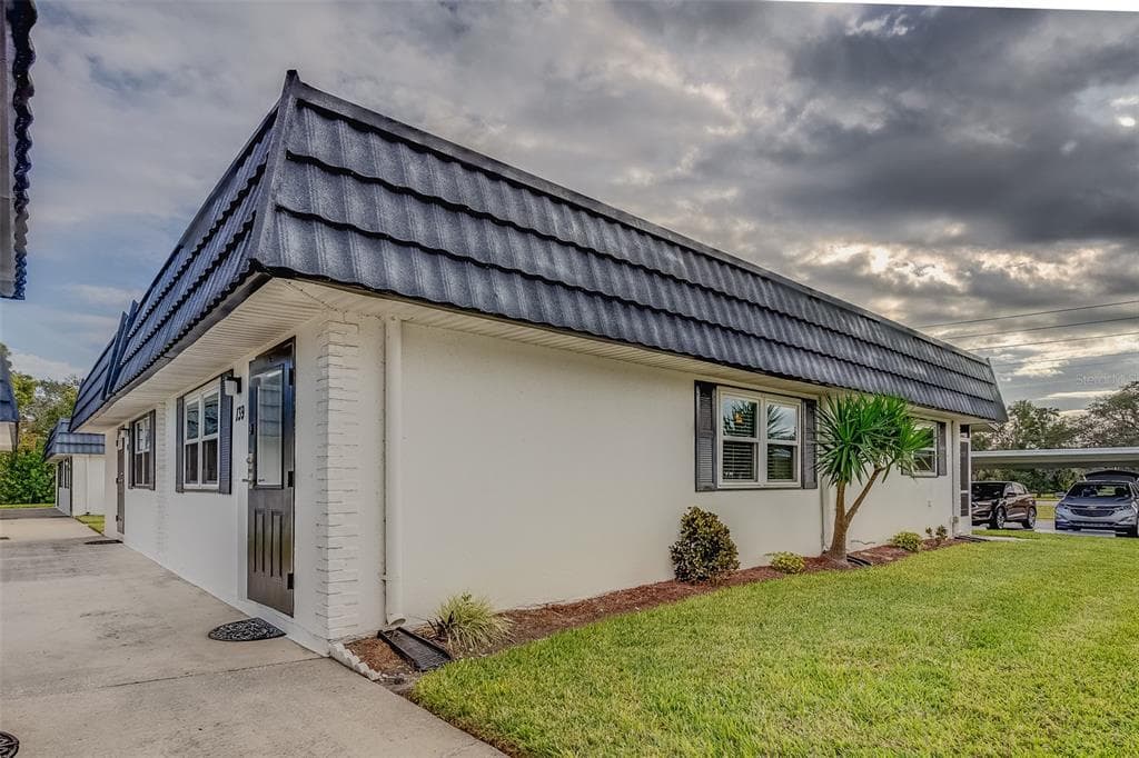 301 KINGS BOULEVARD UNIT 139 SUN CITY CENTER, FL 33573