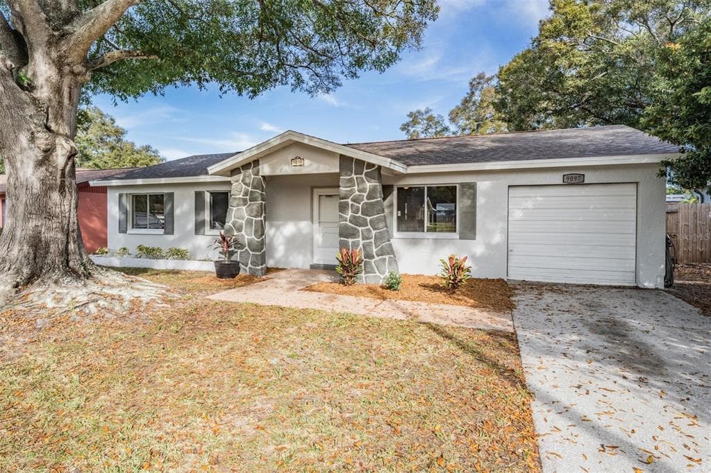 9097 107TH AVENUE N SEMINOLE, FL 33777