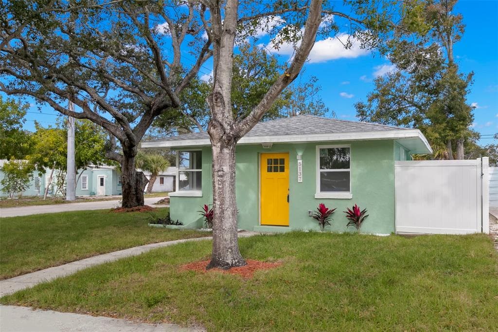 5137 9TH AVENUE S GULFPORT, FL 33707