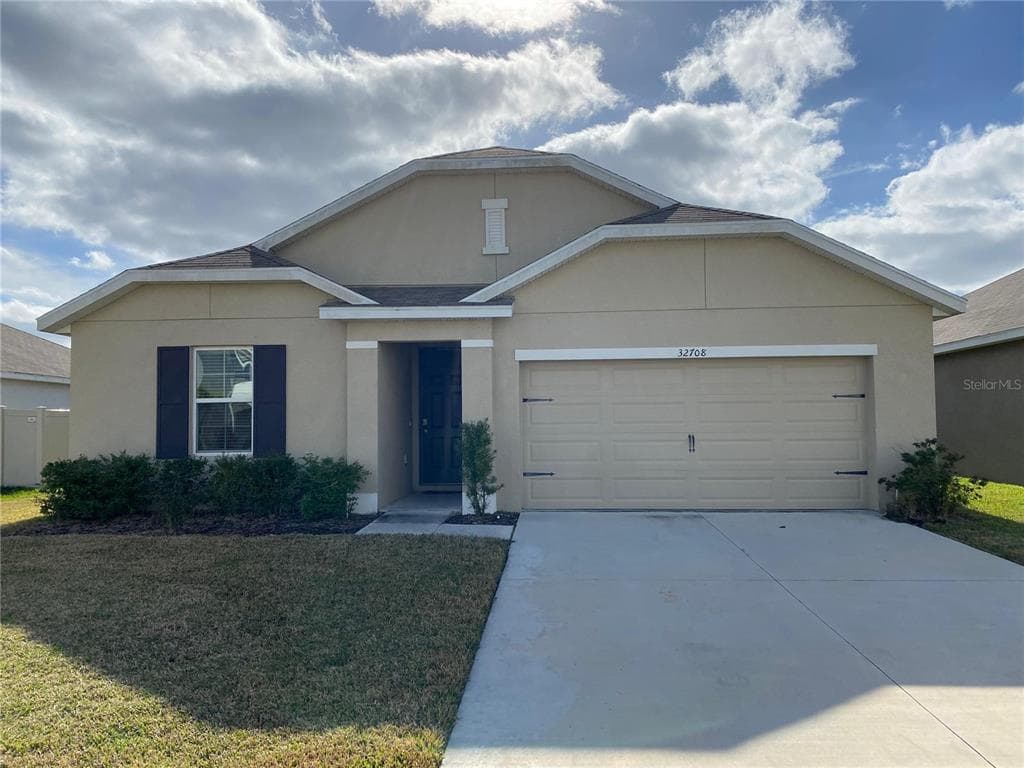 32708 PEZ LANDING LANE WESLEY CHAPEL, FL 33543