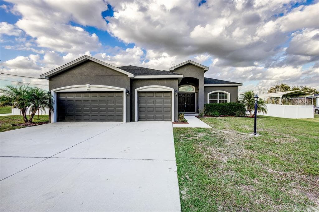 1922 BERRY ROAD PLANT CITY, FL 33567