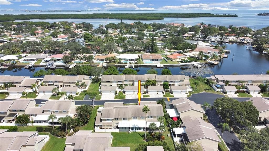 6660 CAPE HATTERAS WAY NE UNIT 2 ST PETERSBURG, FL 33702