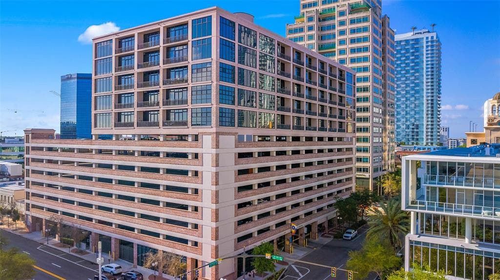175 2ND STREET S UNIT 810 ST PETERSBURG, FL 33701