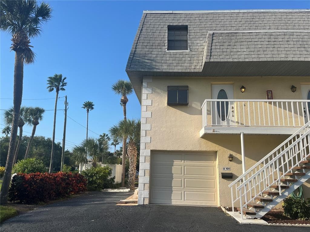 275 CAPRI CIRCLE N UNIT 101 TREASURE ISLAND, FL 33706