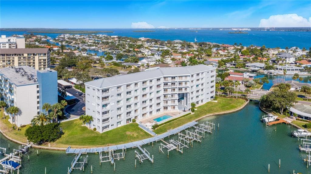 610 ISLAND WAY UNIT 107 CLEARWATER, FL 33767