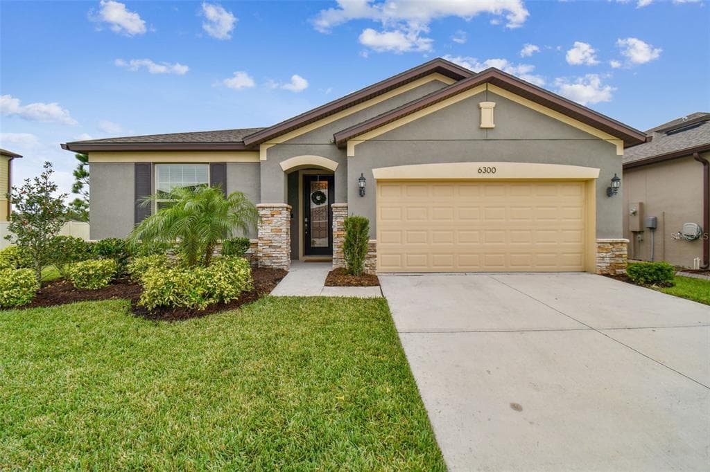 6300 DUTTON DRIVE WESLEY CHAPEL, FL 33545