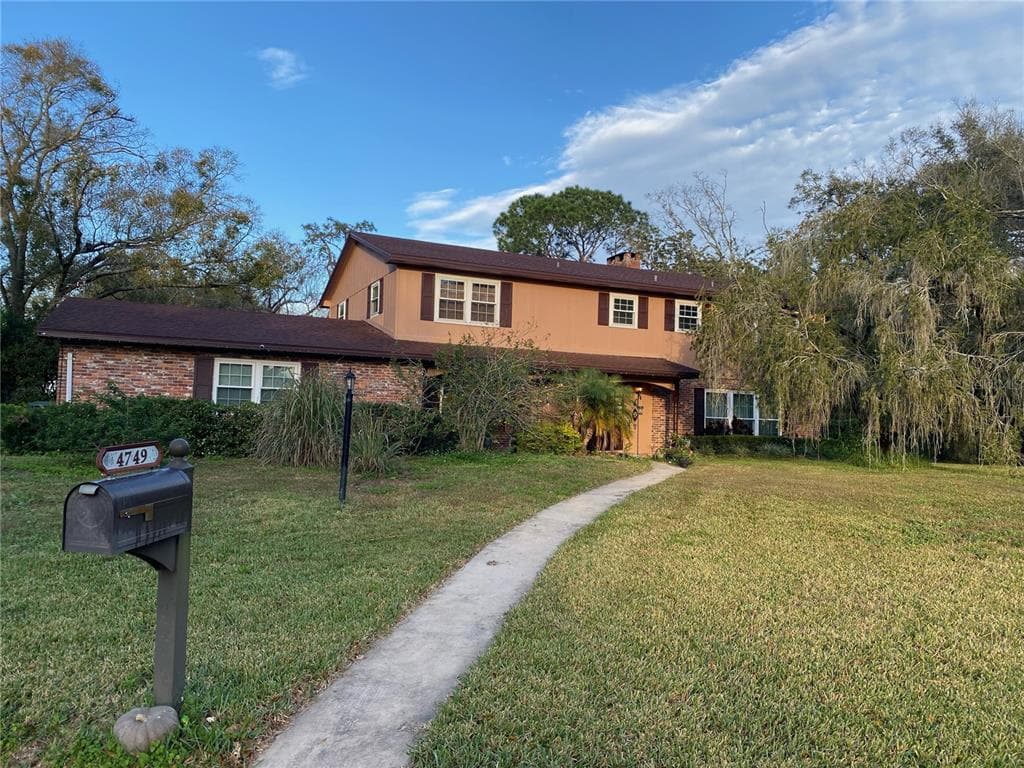 4749 BURGUNDY PLACE LAKELAND, FL 33813