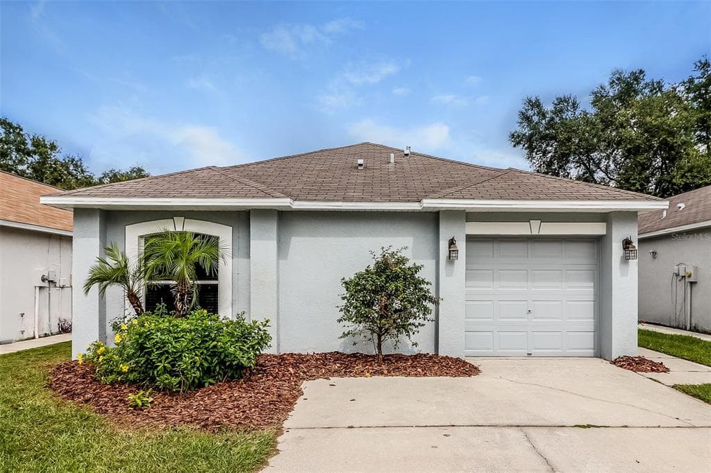 30606 DOUBLE DRIVE WESLEY CHAPEL, FL 33545