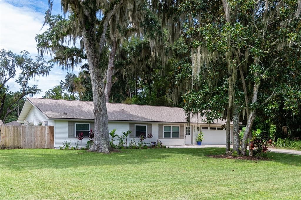 2253 DAVIS DRIVE NEW SMYRNA BEACH, FL 32168