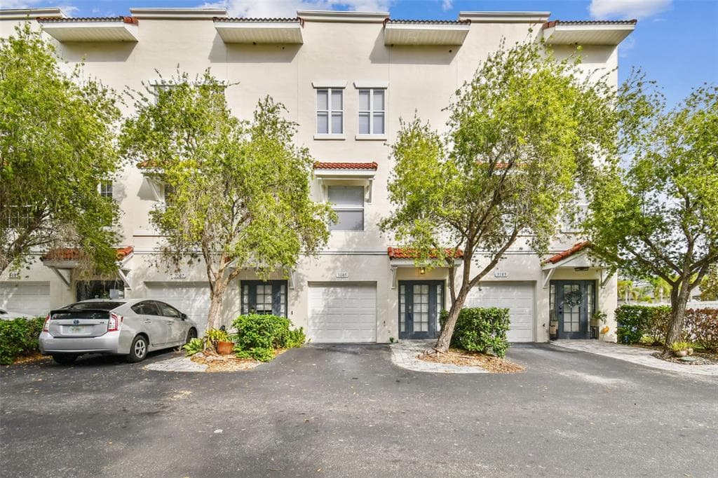 3105 SANTORINI COURT TAMPA, FL 33611