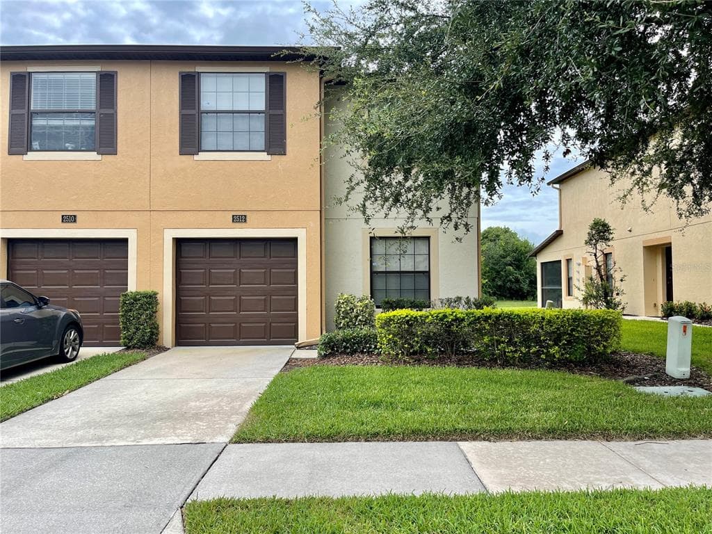 2512 EDGEWATER FALLS DRIVE BRANDON, FL 33511