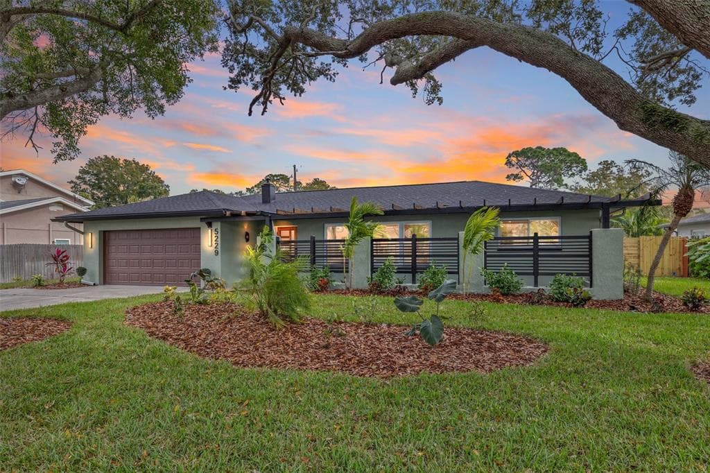 5229 DENVER STREET NE ST PETERSBURG, FL 33703