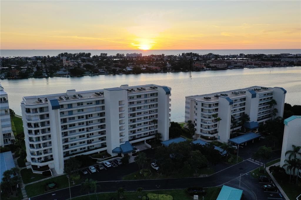 7974 SAILBOAT KEY BOULEVARD S UNIT 207 SOUTH PASADENA, FL 33707