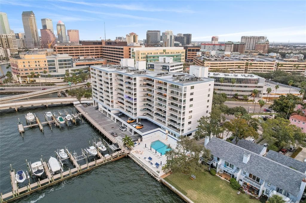 2 ADALIA AVENUE UNIT 806 TAMPA, FL 33606
