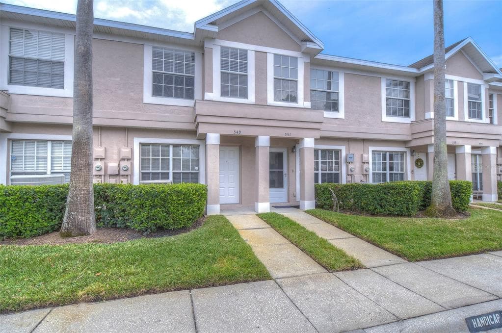549 KENSINGTON LAKE CIRCLE BRANDON, FL 33511