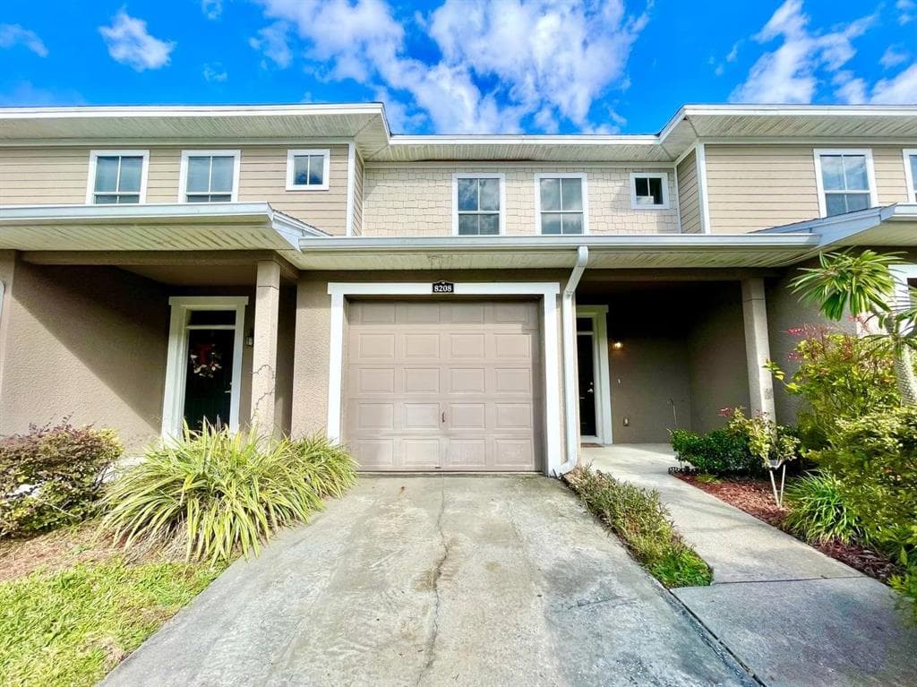 8208 DOWNPATRICK COURT TAMPA, FL 33610